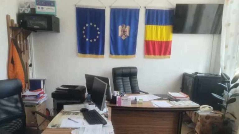 Sediul Primăriei Municipiului Buzău Palatul Comunal și program cu publicul