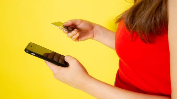 Utilizarea unei aplicații bancare digitale într-un context informativ despre BT Visual Help