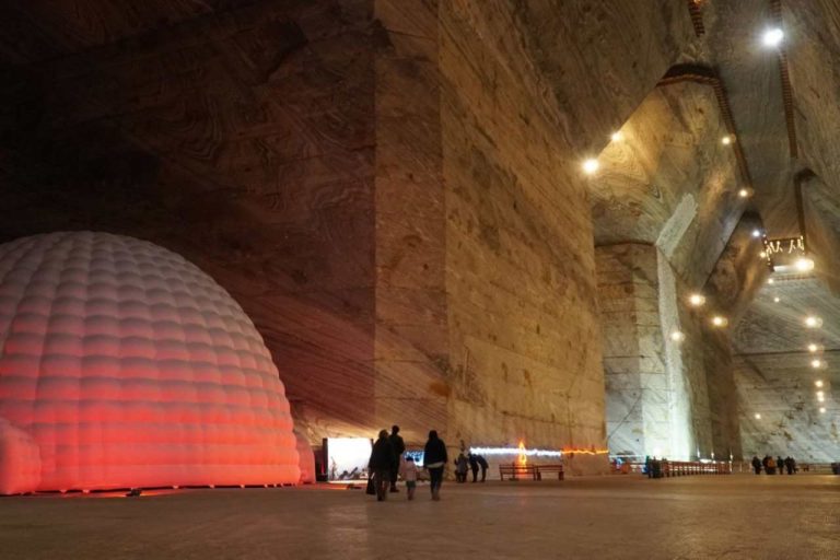 mina unirea slanic prahova sala genezei si turisti in subteran 2026