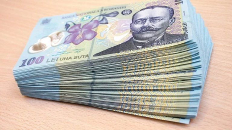 Infografic reprezentând evoluția salariului minim în 2026, cu monede și un calculator financiar, ilustrând diferența dintre brut și net