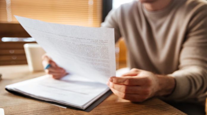 Obținerea unei copii după testament. În viața reală, nu este deloc rar să apară nevoia de a consulta sau dovedi conținutul unui testament Obținerea unei copii după testament. În viața reală, nu este deloc rar să apară nevoia de a consulta sau dovedi conținutul unui testament