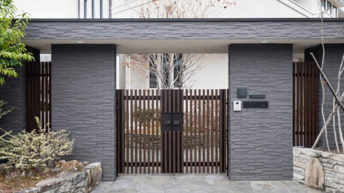 Gardul construit pe terenul tău Gardul construit pe terenul tău