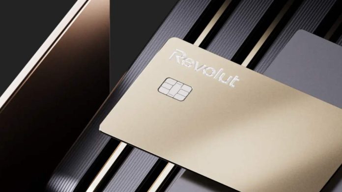 Card virtual Revolut în aplicație și meniu alimentare Card virtual Revolut în aplicație și meniu alimentare