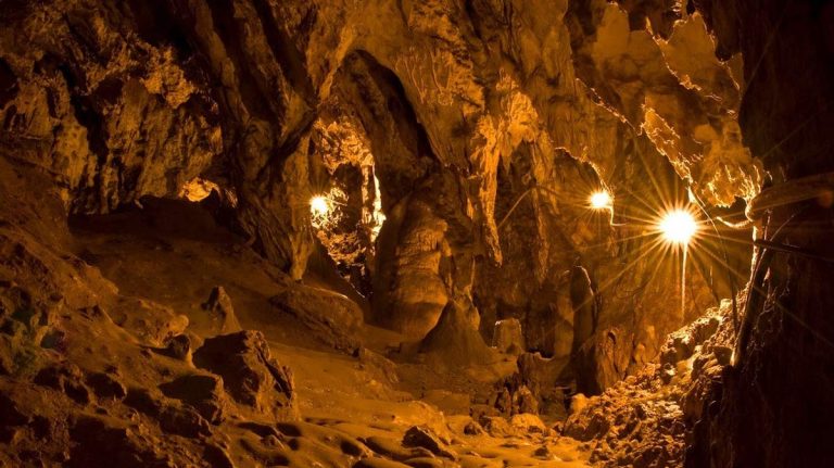 Pestera Polovragi Gorj - Obiective Turistice si Program