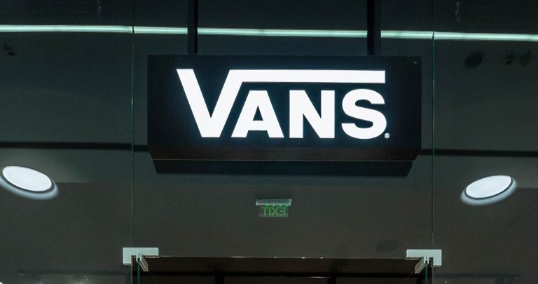 Contact și suport clienți Vans România