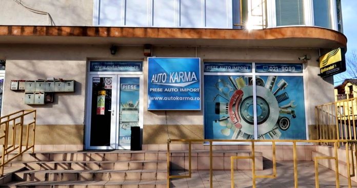 departamentul de suport pentru o comanda de piese auto