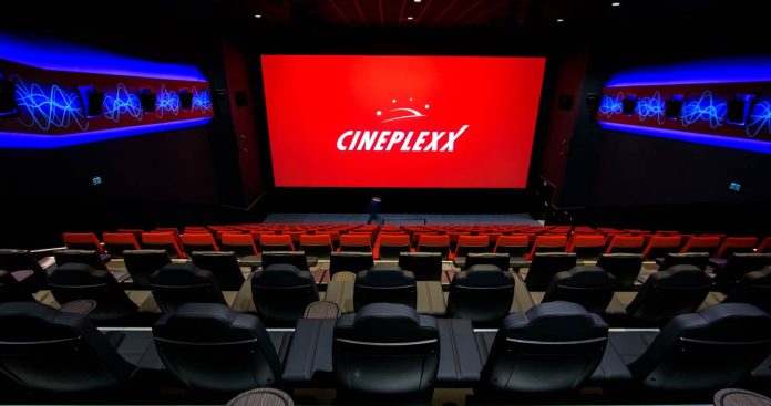 Sala Cineplexx pentru a intra la un film