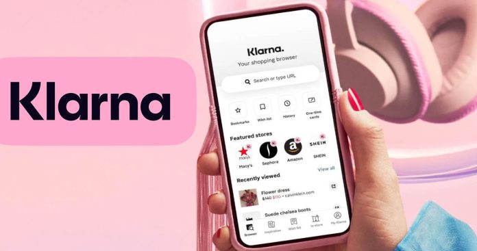 Utilizator contactand suportul tehnic Klarna prin live chat din aplicatia mobila