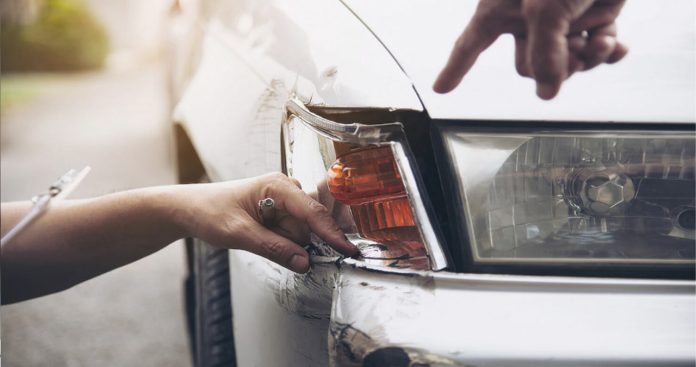 Masina lovita in parcare autor necunoscut daune politie asigurare casco rca