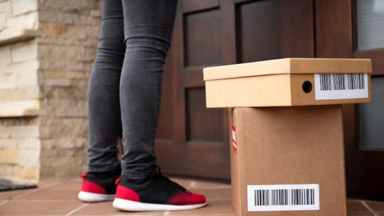 Colet furat la usa curier livrare lipsa semnatura rambursare bani