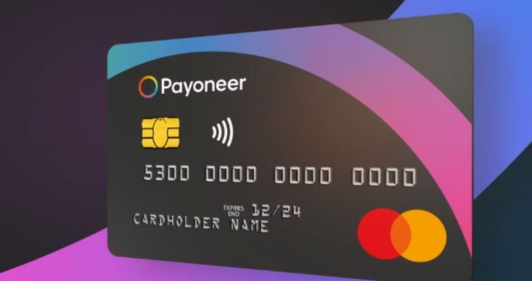 Freelancer verificand statusul fondurilor si suportul Live Chat in contul Payoneer