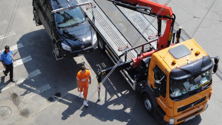 Masina ridicata platforma parcare neregulamentara taxa recuperare 2026