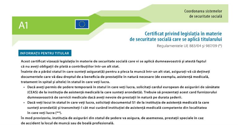 Angajat în construcții ținând un document portabil A1 cu logoul Uniunii Europene