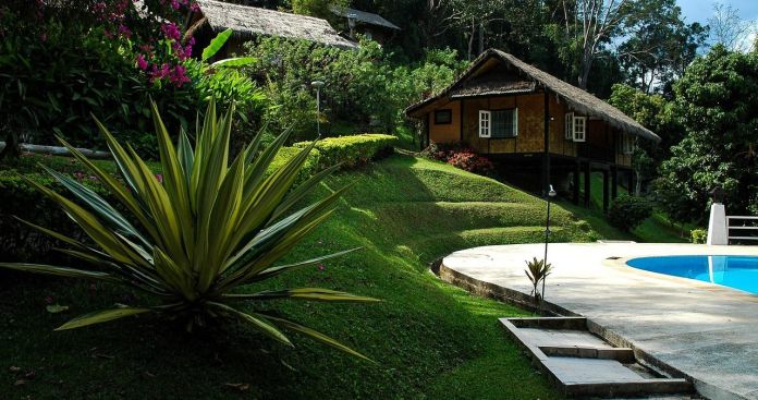 Autorizație și Distanțe Piscină Curte în 2026: Ghid Legal