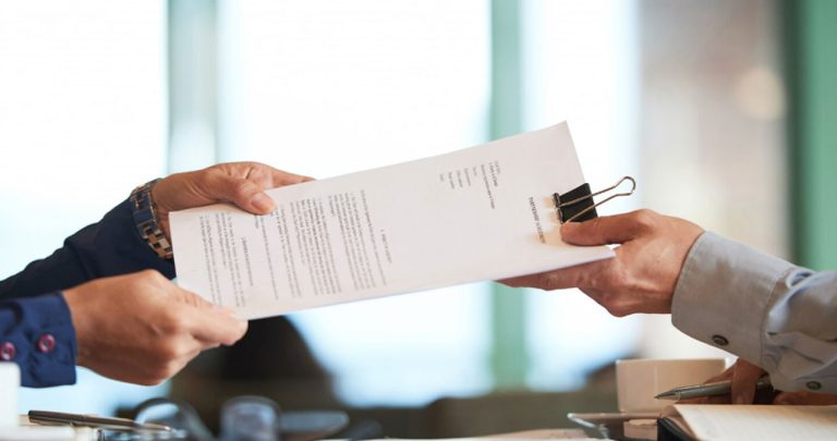 Contestare Clauze Abuzive Bancare: Pași și Procedură 2026