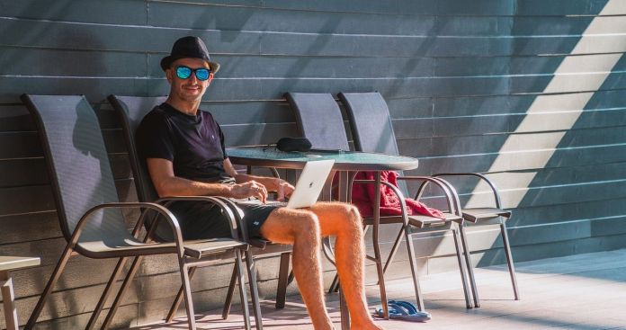 Munca Remote din Străinătate 2026: Implicații Fiscal-Juridice Munca Remote din Străinătate 2026: Implicații Fiscal-Juridice