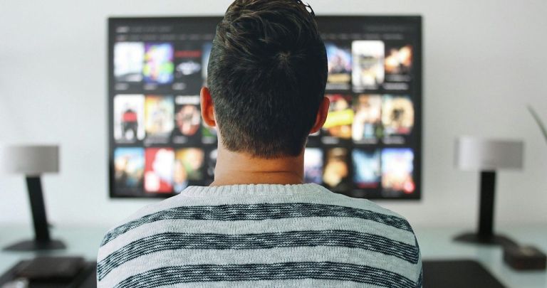 Transfer Profil Netflix: Cum muți istoricul în Cont Nou (2026)