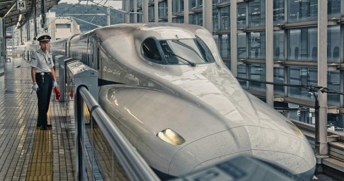 Card TrenPlus CFR 2026: Reducere 25% la Bilete de Tren